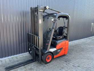 Wózki widłowe używane LINDE E12-02 ELEKTRO DREIRADFRONTSTAPLER (13062470) backdrop