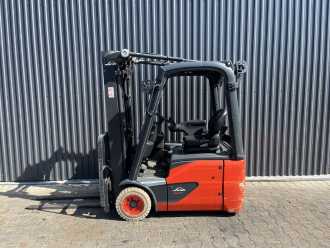 Wózki widłowe używane LINDE E15-02 ELEKTRO DREIRADFRONTSTAPLER (13062474)