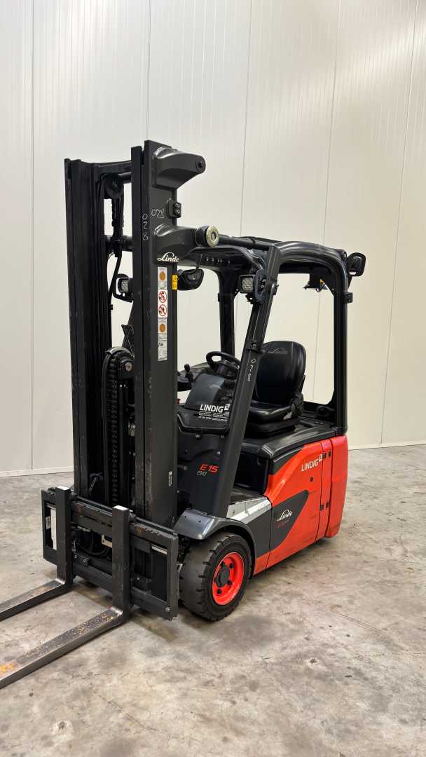 Wózki widłowe używane LINDE E15 ELEKTRO DREIRADFRONTSTAPLER (13065534)
