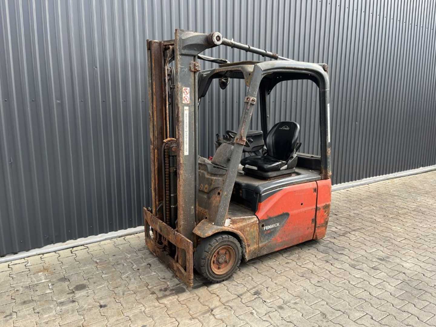 Wózki widłowe używane LINDE E16-01 ELEKTRO DREIRADFRONTSTAPLER (13069214)