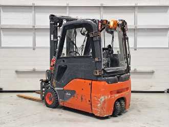Wózki widłowe używane LINDE E16 -02 ELEKTRO DREIRADFRONTSTAPLER (13074792)