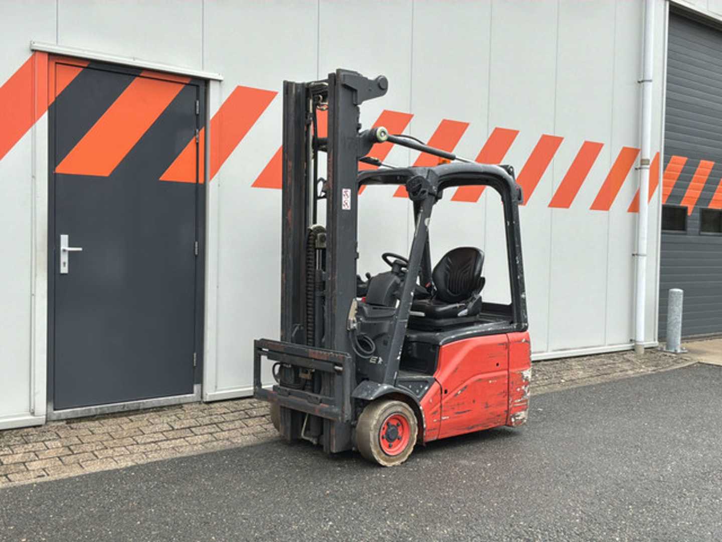 Wózki widłowe używane LINDE E16C-01 ELEKTRO DREIRADFRONTSTAPLER (13071534)