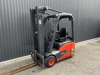 Wózki widłowe używane LINDE E16C-02 ELEKTRO DREIRADFRONTSTAPLER (13036279) backdrop