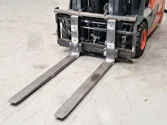 Wózki widłowe używane LINDE E16C-02 ELEKTRO DREIRADFRONTSTAPLER (13071529)