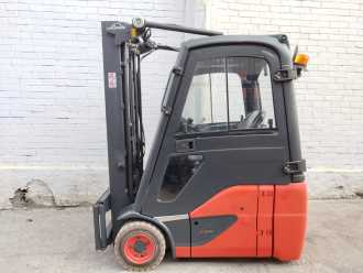 Wózki widłowe używane LINDE E16C EVO ELEKTRO DREIRADFRONTSTAPLER (13067317)
