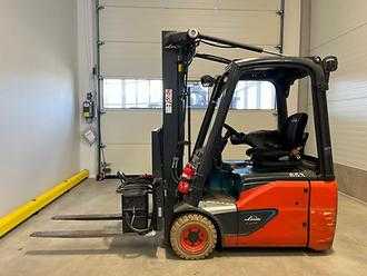 Wózki widłowe używane LINDE E16C LI-ION ELEKTRO DREIRADFRONTSTAPLER (12956013)