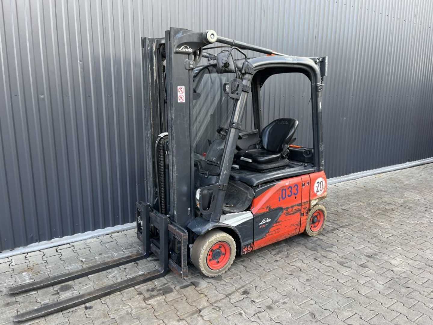 Wózki widłowe używane LINDE E16P-02 ELEKTRO VIERRADFRONTSTAPLER (13069216)