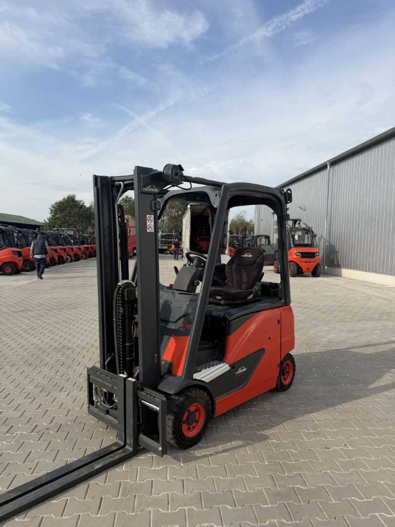 Wózki widłowe używane LINDE E16PH-02 ELEKTRO VIERRADFRONTSTAPLER (13070458)