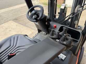 Wózki widłowe używane LINDE E18-01 ELEKTRO DREIRADFRONTSTAPLER (13058721)
