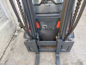 Wózki widłowe używane LINDE E18 PH ELEKTRO VIERRADFRONTSTAPLER (13067345)