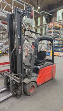 Wózki widłowe używane LINDE E18L-01 ELEKTRO DREIRADFRONTSTAPLER (13055638)
