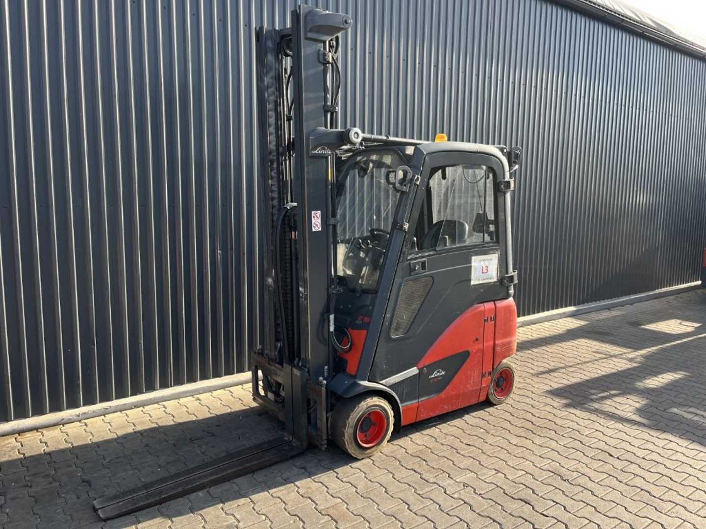 Wózki widłowe używane LINDE E18PH-02 ELEKTRO VIERRADFRONTSTAPLER (13074852)