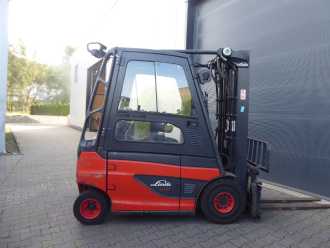 Wózki widłowe używane LINDE E20-01 ELEKTRO VIERRADFRONTSTAPLER (13074414)