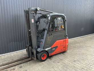 Wózki widłowe używane LINDE E20L-02 ELEKTRO DREIRADFRONTSTAPLER (13070217) backdrop