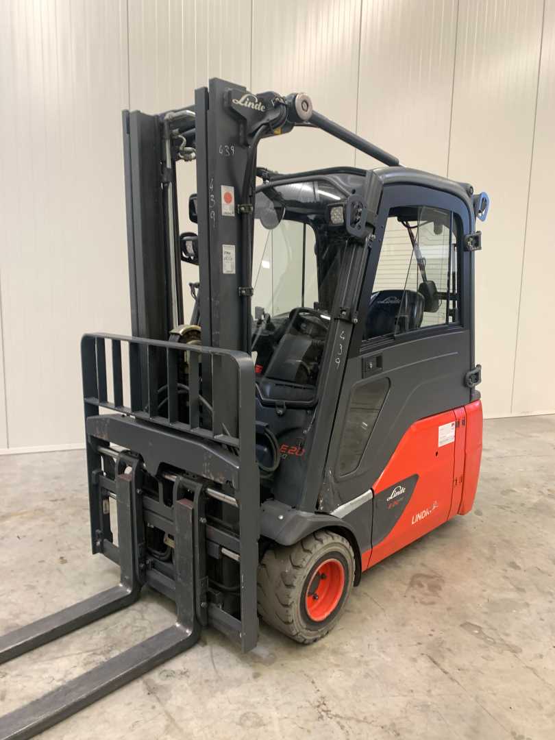 Wózki widłowe używane LINDE E20L ELEKTRO DREIRADFRONTSTAPLER (13072818)