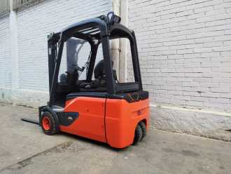 Wózki widłowe używane LINDE E20L EVO Li-Ion ELEKTRO DREIRADFRONTSTAPLER (12998232)