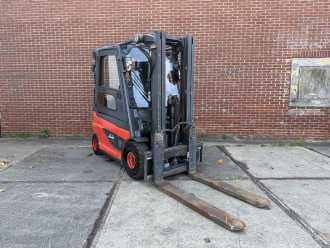 Wózki widłowe używane LINDE E25-01 ELEKTRO VIERRADFRONTSTAPLER (13056698) backdrop