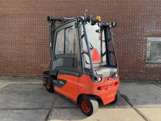 Wózki widłowe używane LINDE E25L-01 ELEKTRO VIERRADFRONTSTAPLER (13071748)