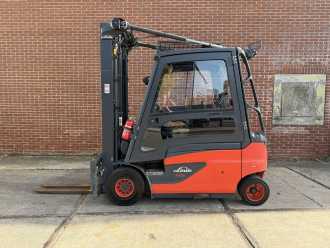 Wózki widłowe używane LINDE E25L-01 ELEKTRO VIERRADFRONTSTAPLER (13071748)