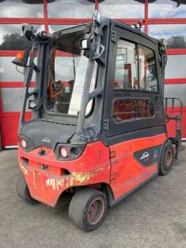 Wózki widłowe używane LINDE E25L-01 ELEKTRO VIERRADFRONTSTAPLER (13074826)