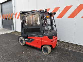 Wózki widłowe używane LINDE E25L-01 ELEKTRO VIERRADFRONTSTAPLER (13075317)