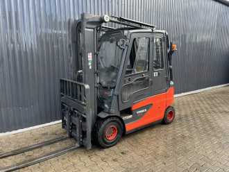 Wózki widłowe używane LINDE E25L-02 ELEKTRO VIERRADFRONTSTAPLER (13069222) backdrop