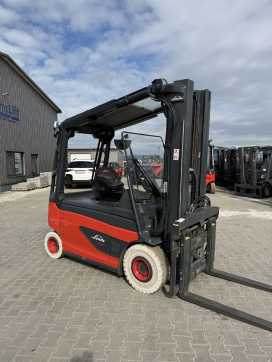 Wózki widłowe używane LINDE E25RL-01 DIESEL VIERRADFRONTSTAPLER (13067157)