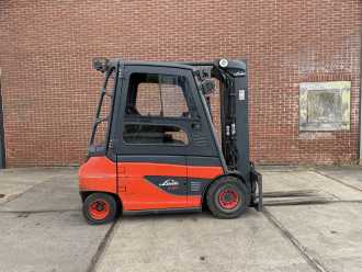 Wózki widłowe używane LINDE E30-01 ELEKTRO VIERRADFRONTSTAPLER (13043306)