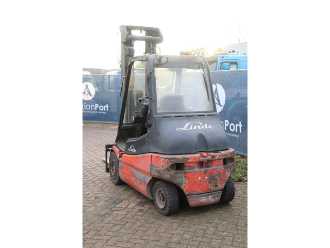 Wózki widłowe używane LINDE E30/02 ELEKTRO VIERRADFRONTSTAPLER (13041335)