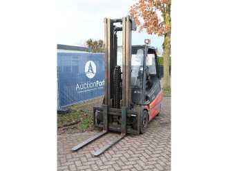 Wózki widłowe używane LINDE E30/02 ELEKTRO VIERRADFRONTSTAPLER (13041335)