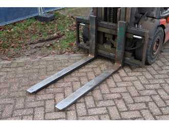Wózki widłowe używane LINDE E30/02 ELEKTRO VIERRADFRONTSTAPLER (13041335)