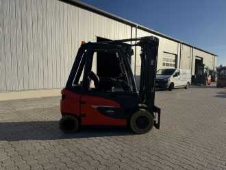 Wózki widłowe używane LINDE E30 1252 ELEKTRO VIERRADFRONTSTAPLER (13070197)