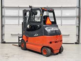 Wózki widłowe używane LINDE E30/600-03 ELEKTRO VIERRADFRONTSTAPLER (13058580)