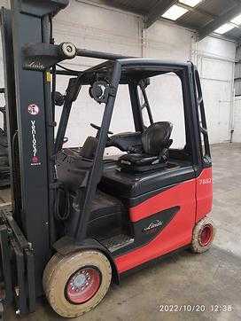 Wózki widłowe używane LINDE E30/600 H ELEKTRO VIERRADFRONTSTAPLER (12960561)
