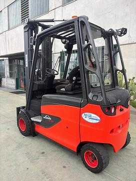Wózki widłowe używane LINDE E30 HL-01-600 ELEKTRO VIERRADFRONTSTAPLER (13049965)