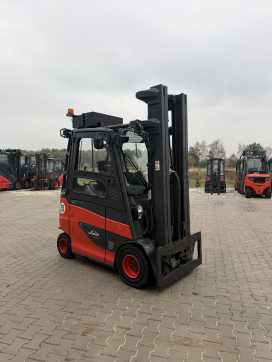 Wózki widłowe używane LINDE E30H-01/600 ELEKTRO VIERRADFRONTSTAPLER (13071001)