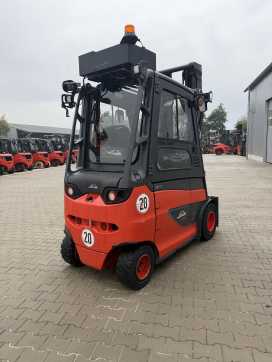 Wózki widłowe używane LINDE E30H-01/600 ELEKTRO VIERRADFRONTSTAPLER (13071001)
