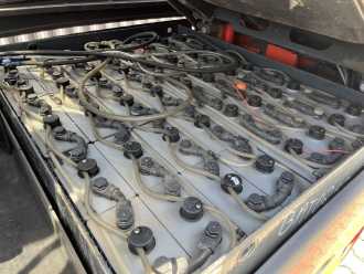 Wózki widłowe używane LINDE E30HL-01/600 ELEKTRO VIERRADFRONTSTAPLER (13066810)