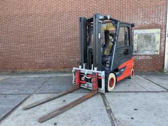Wózki widłowe używane LINDE E30L-01 ELEKTRO VIERRADFRONTSTAPLER (13072161)