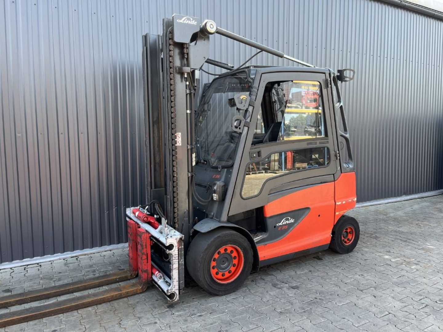 Wózki widłowe używane LINDE E35H-01/600 ELEKTRO VIERRADFRONTSTAPLER (13059886)