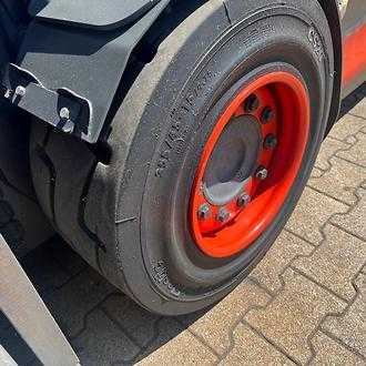Wózki widłowe używane LINDE E45 ELEKTRO VIERRADFRONTSTAPLER (13061527)