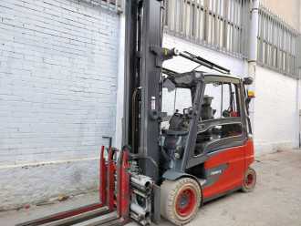 Wózki widłowe używane LINDE E50/600H ELEKTRO VIERRADFRONTSTAPLER (13067388) backdrop