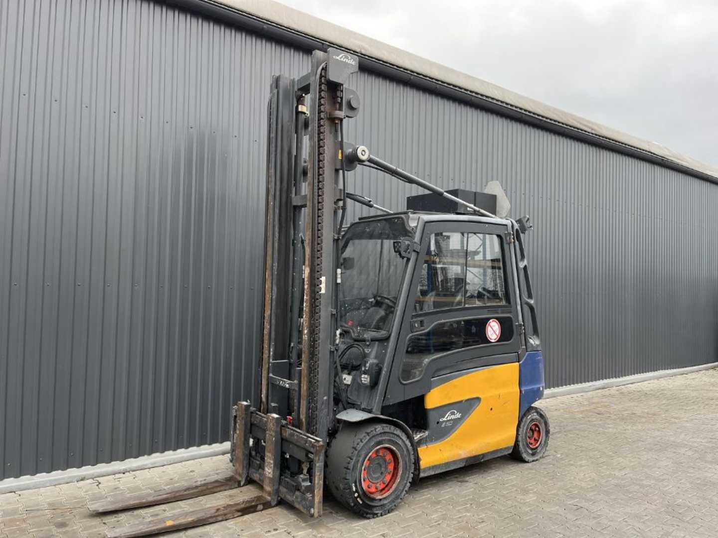 Wózki widłowe używane LINDE E50HL-01/600 ELEKTRO VIERRADFRONTSTAPLER (12953319)