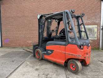Wózki widłowe używane LINDE E50HL-01/600 ELEKTRO VIERRADFRONTSTAPLER (13036306)