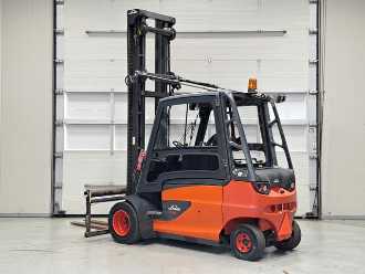 Wózki widłowe używane LINDE E50HL-01 ELEKTRO VIERRADFRONTSTAPLER (13040658)