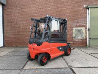 Wózki widłowe używane LINDE E50HL-01 ELEKTRO VIERRADFRONTSTAPLER (13070515)