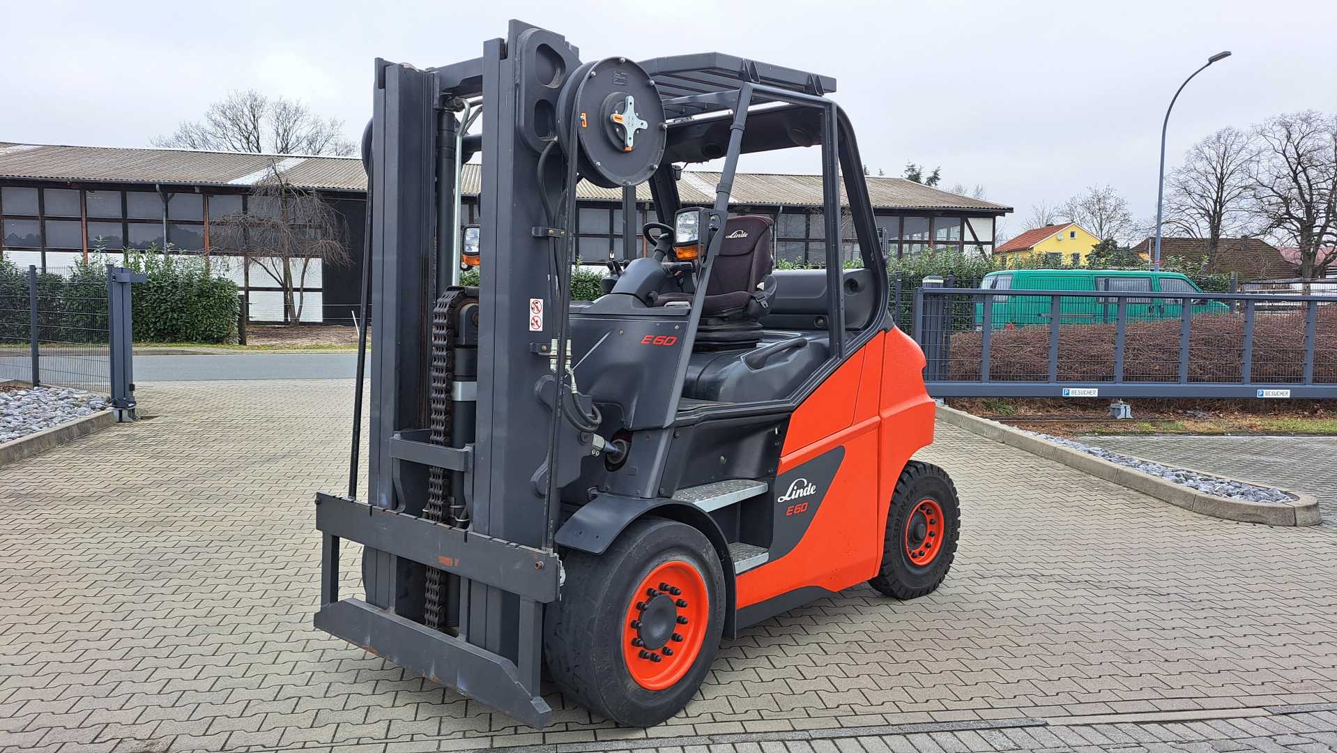 Wózki widłowe używane LINDE E60 ELEKTRO VIERRADFRONTSTAPLER (12876663)