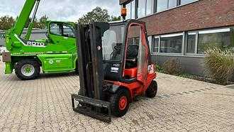 Wózki widłowe używane LINDE H 25 T GAS VIERRADFRONTSTAPLER (13075579) backdrop