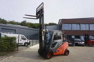 Wózki widłowe używane LINDE H 25D-02/600 - Nur 3.751 Stunden DIESEL VIERRADFRONTSTAPLER (13067462)