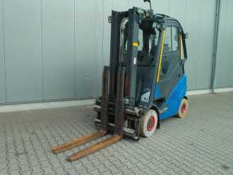 Wózki widłowe używane LINDE H 30 T -02 GAS VIERRADFRONTSTAPLER (13063573)